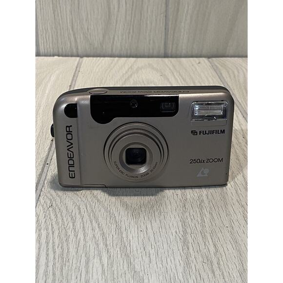 Fuji Film Endeavor 250ix Zoom Camera - Picture 1 of 8